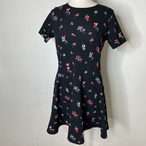 Divided H&M Dress Floral Fit And Flare With Sleeves Size 10 Women’s Stretchy - Picture 2 of 8